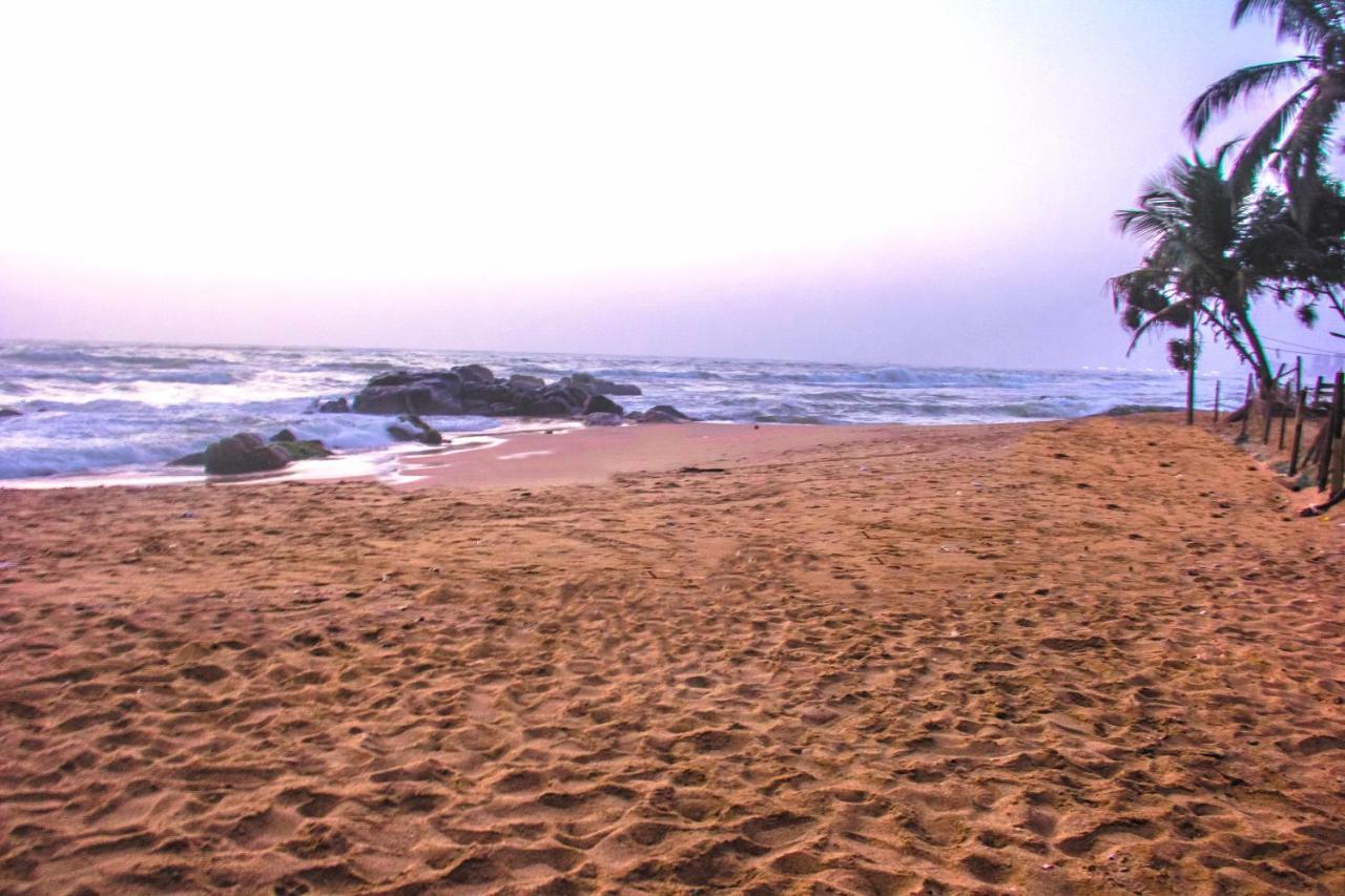 Ranveli Beach Resort Dehiwala-Mount Lavinia Eksteriør bilde