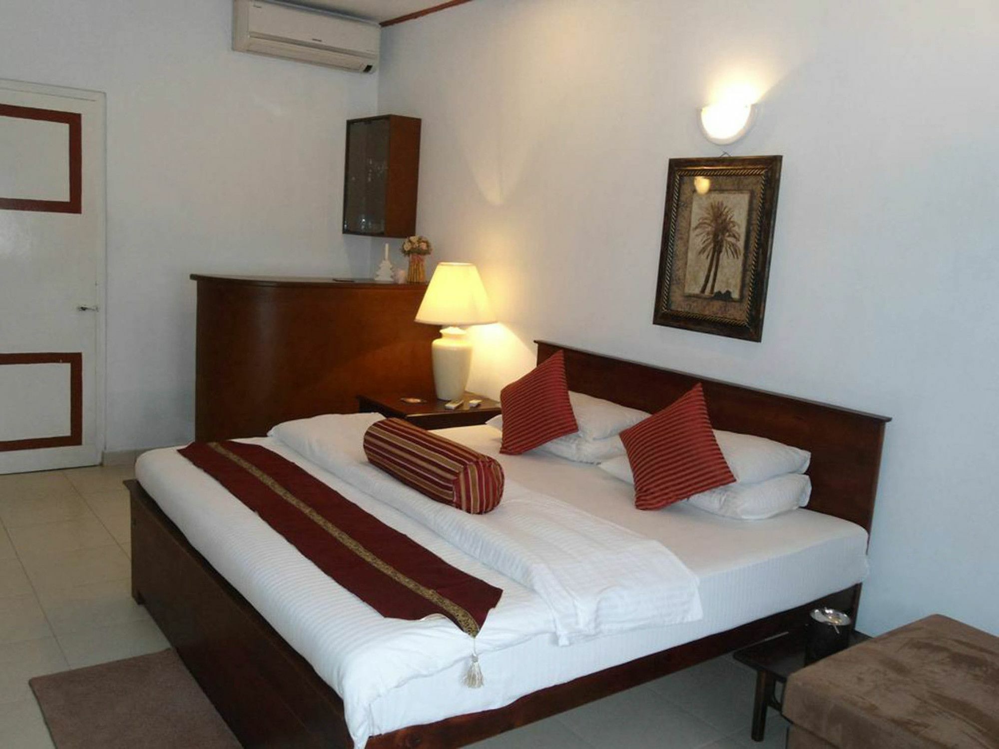 Ranveli Beach Resort Dehiwala-Mount Lavinia Eksteriør bilde
