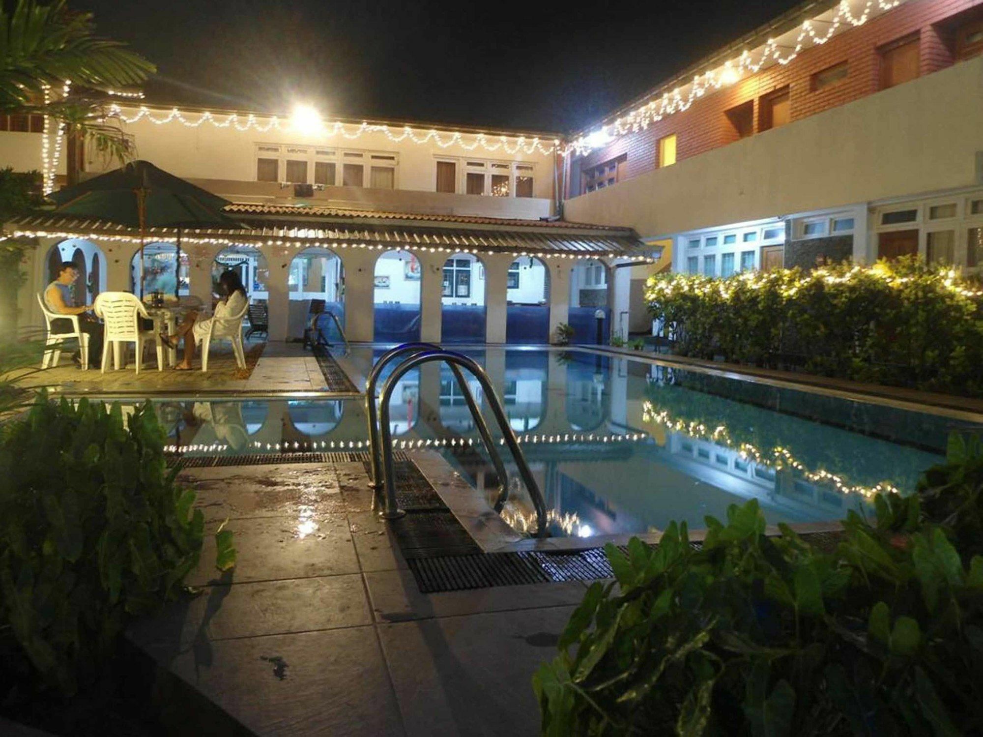 Ranveli Beach Resort Dehiwala-Mount Lavinia Eksteriør bilde